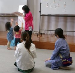 絵本の読み聞かせ 絵本の読み聞かせ