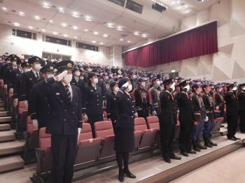 敬礼している隊員の写真 敬礼している隊員の写真