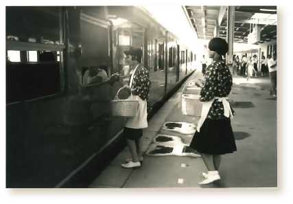 昭和時代の羽犬塚駅構内の様子 昭和時代の羽犬塚駅構内の様子