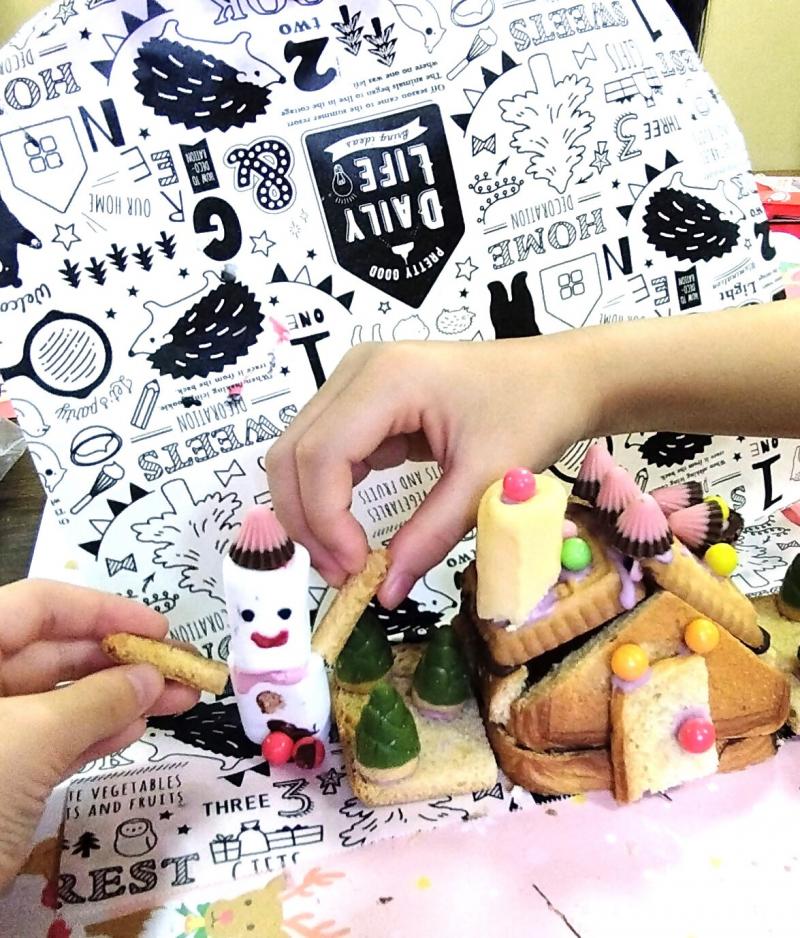 お菓子の雪だるま お菓子の雪だるま