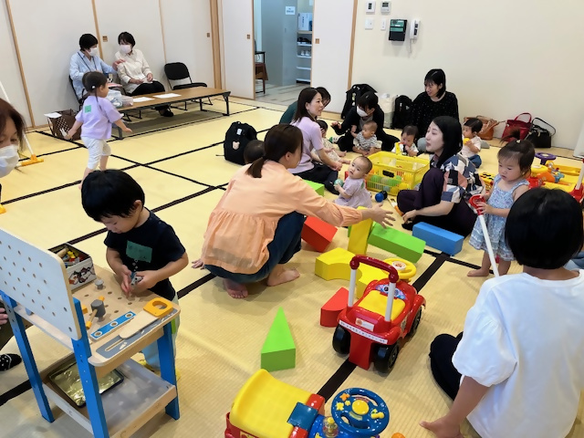 おもちゃで遊ぶ様子 おもちゃで遊ぶ様子